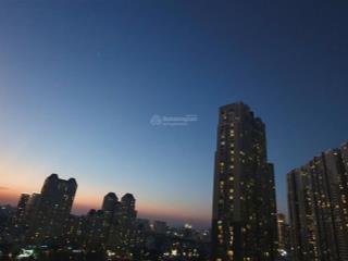 Cho thuê 2pn vinhomes central park