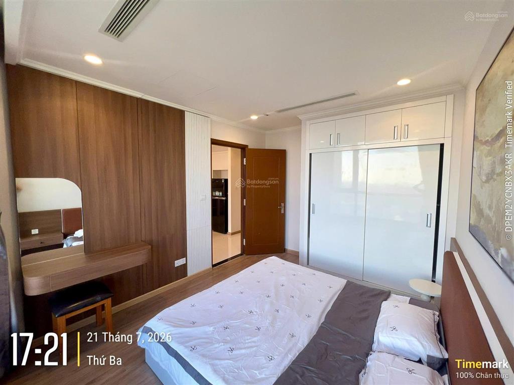 Mình cần bán 1pn view thành phố bitexco có sẵn sổ thương lượng thiện chí