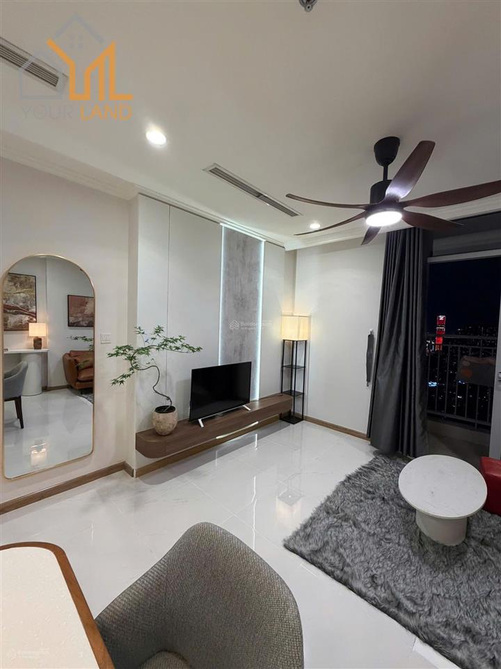 Mình cần bán 1pn view thành phố bitexco có sẵn sổ thương lượng thiện chí