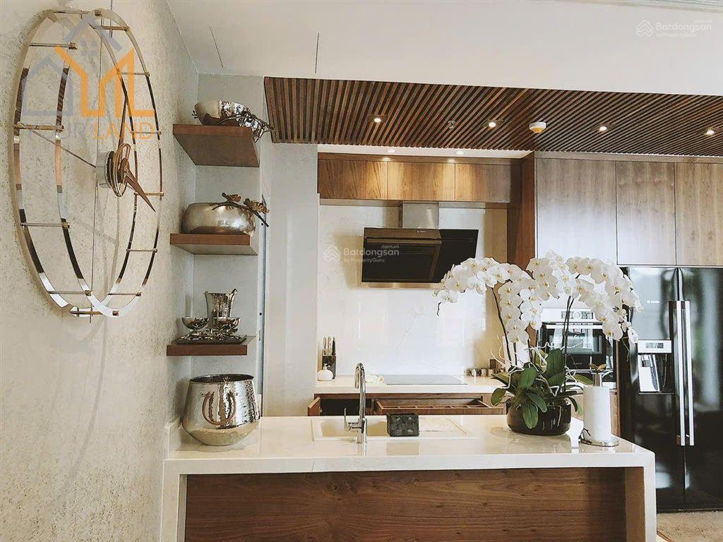 Bán căn 3pn view hướng thành phố quận 1