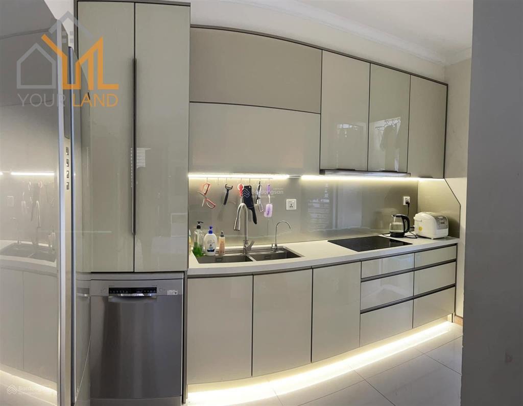 Cho thuê vinhomes central park 3pn trống sẵn