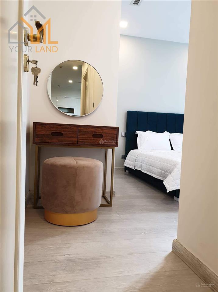 Đang trống căn vinhomes golden river 2pn cho thuê