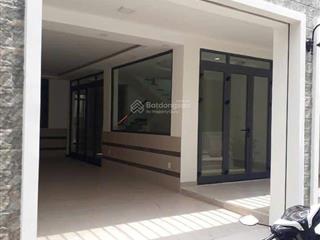 Biệt thự 8,5*17m đường âu cơ giáp tân bình  3 tầng  sân thượng gồm 4pn  5wc