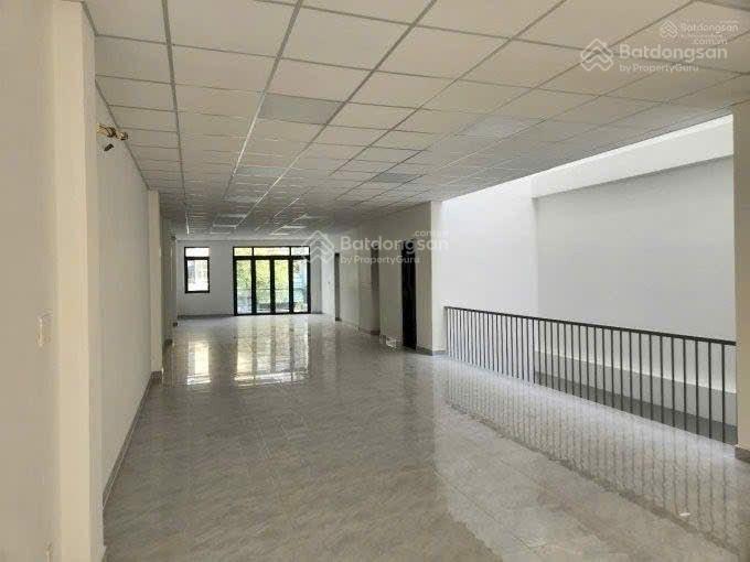 Toà nhà mặt tiền đường lê trọng tấn giáp tân bình  sân bay  etown  đường lưu thông đông đúc