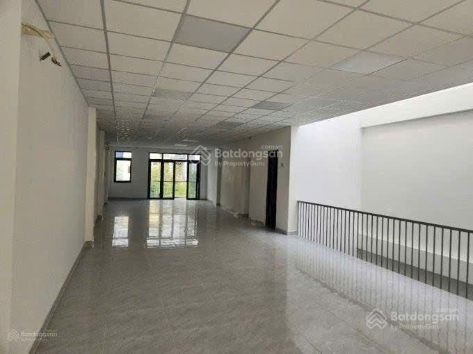 Toà nhà mặt tiền đường lê trọng tấn giáp tân bình  sân bay  etown  đường lưu thông đông đúc