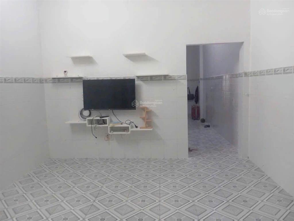 Nhà có nội thất gần trường đặng trần côn  thpt tân bình 2 tầng 2pn  2wc