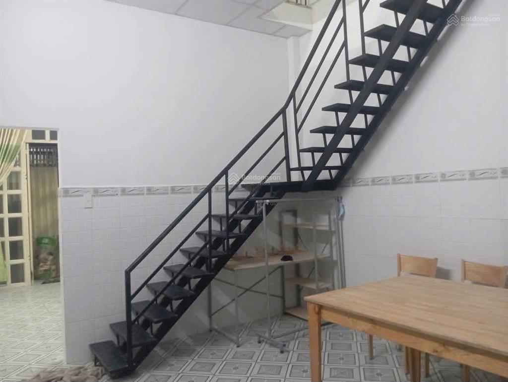 Nhà có nội thất gần trường đặng trần côn  thpt tân bình 2 tầng 2pn  2wc