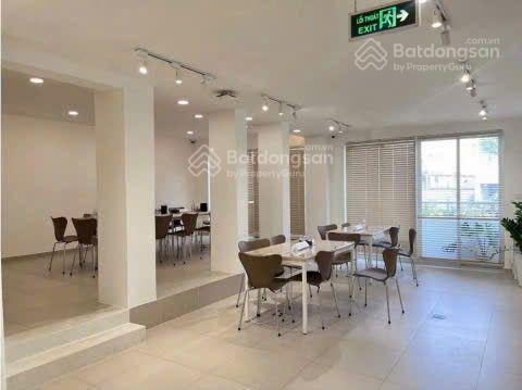 12*17m 3 tầng mặt tiền đường bàu cát 3  phường bảy hiền