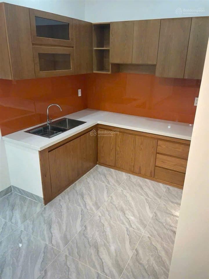 2 tầng  2pn2wc gần sân bay  etown  aeon tân phú  đh công thương