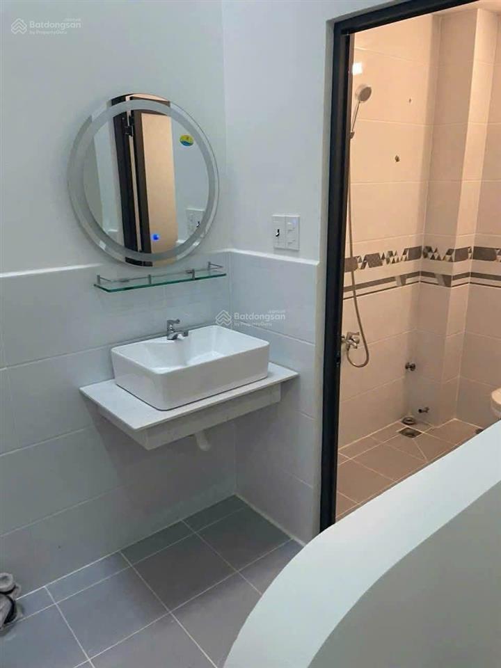 2 tầng  2pn2wc gần sân bay  etown  aeon tân phú  đh công thương
