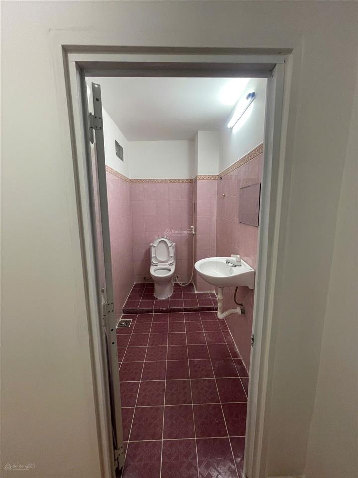 Cho thuê nhà mặt tiền khu bàn cờ tây thạnh  3 tầng 6pn  4wc gần aeon và sân bay