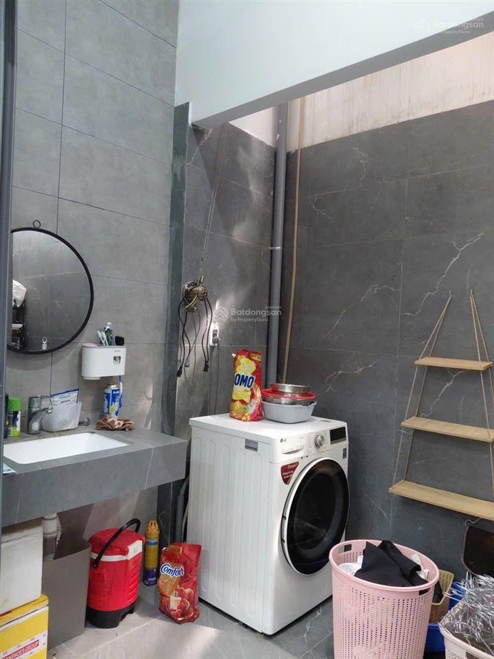 Nhà cho thuê có nội thất như hình 2 tầng 2pn2wc gần tân hương