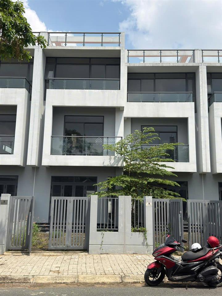 Cần bán nhà phố khu đô thị đông tăng long  q9 (tp. thủ đức)