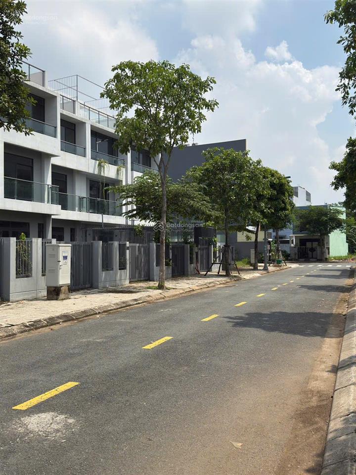 Cần bán nhà phố khu đô thị đông tăng long  q9 (tp. thủ đức)