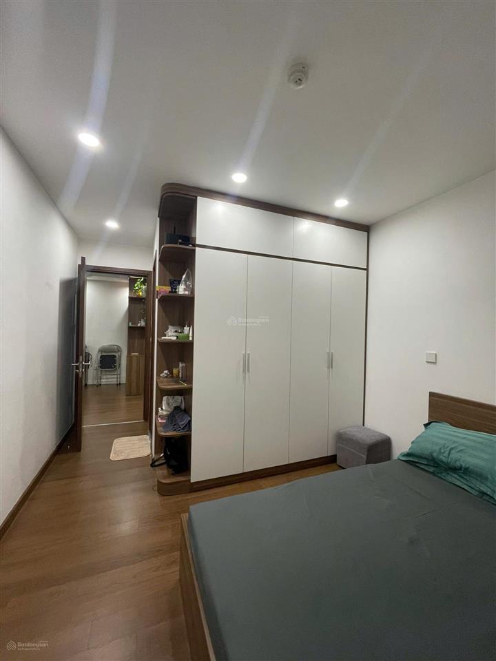 Bán căn 04 tòa a2 tầng cao, full nội thất liền tường