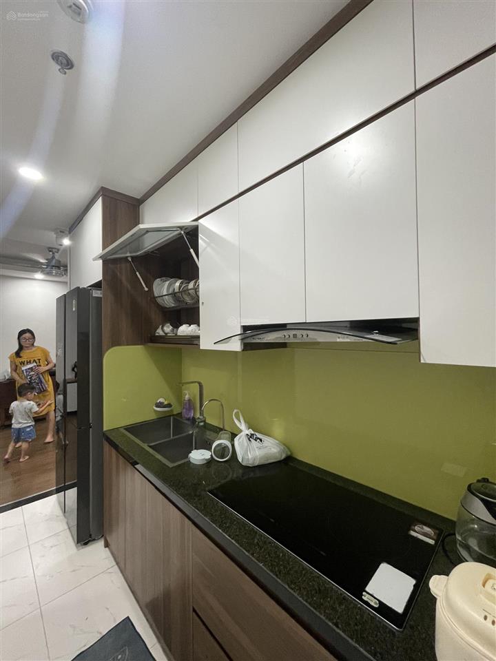 Bán căn hộ 57m2 tầng cao tòa a2