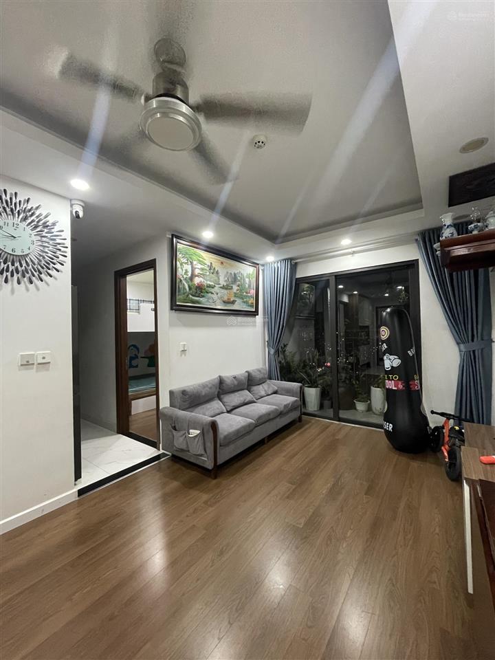 Bán căn hộ 57m2 tầng cao tòa a2