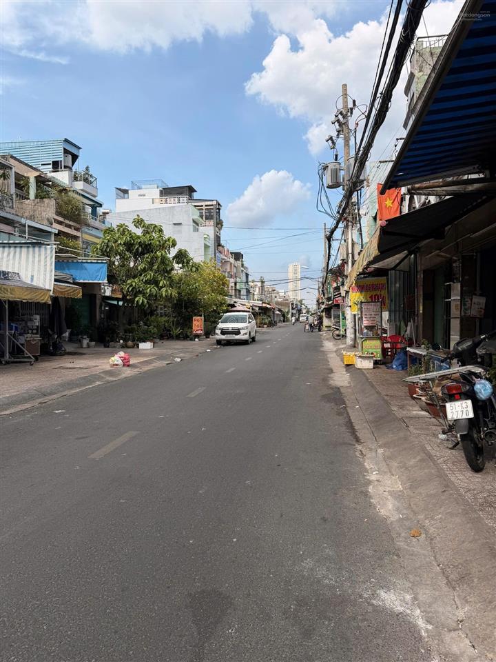 Bán nhà mặt tiền phan văn khoẻ ngang 3m5 dài 20m vuông vức 4 tầng chỉ 10 tỷ 5, quận 6