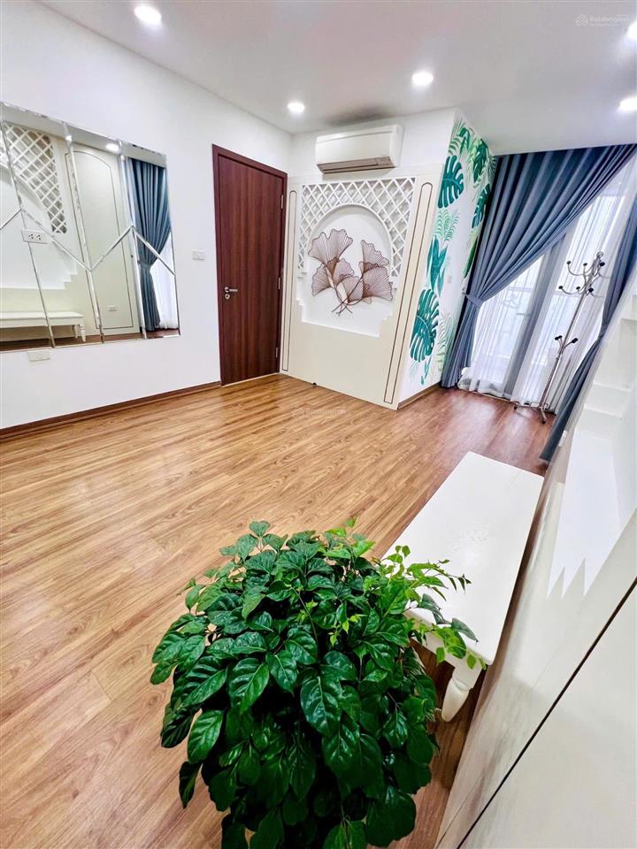 Chính chủ cần bán căn 3pn góc siêu đẹp hướng đông nam tòa centerpoint hoàng đạo thúy. 0336 903 ***