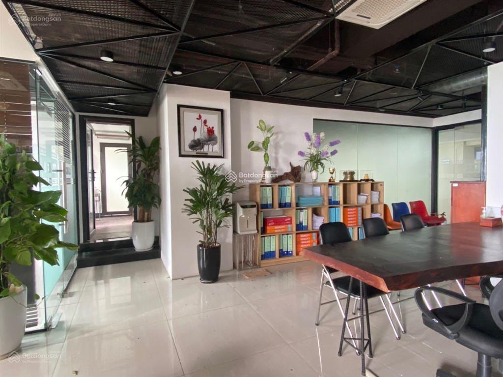 Chính chủ  miễn mg  bán sàn đa năng tầng 6, b2, 70 triệu / m2, 276,1 m2