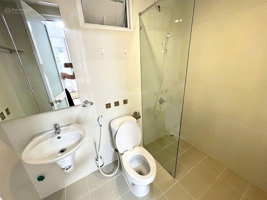 Chính chủ bán căn hộ thủ thiêm sky 2pn.2wc.64m.giá 5.650tr (sổ hồng) nguyễn văn hưởng thảo điền q2.