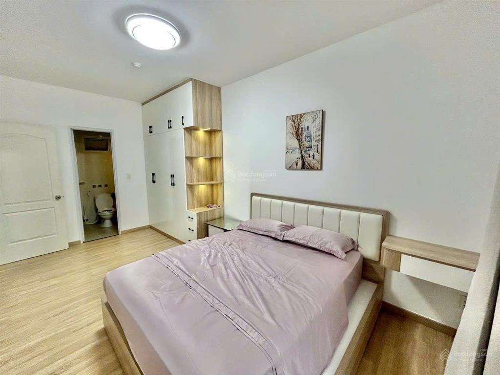 Chính chủ bán căn hộ thủ thiêm sky 2pn.2wc.64m.giá 5.650tr (sổ hồng) nguyễn văn hưởng thảo điền q2.