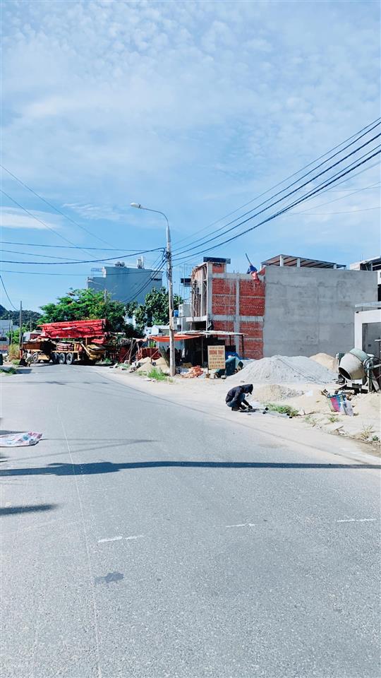98m2 mặt tiền nguyễn xiển cần thanh khoản
