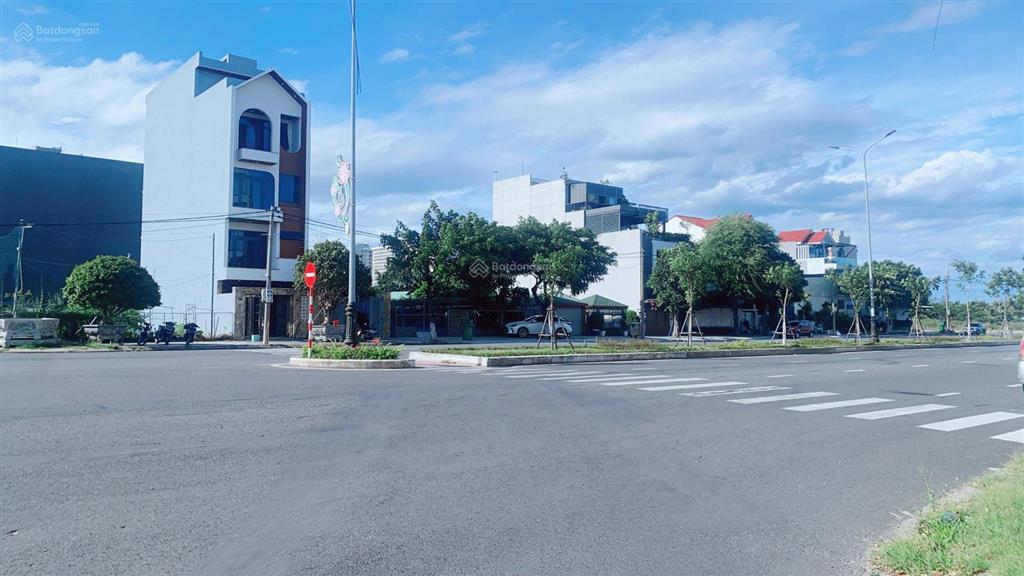 Ra nhanh lô 100m2 nút giao thông minh mạng trục 33m kết nối nội đô ra biển ngũ hành sơn
