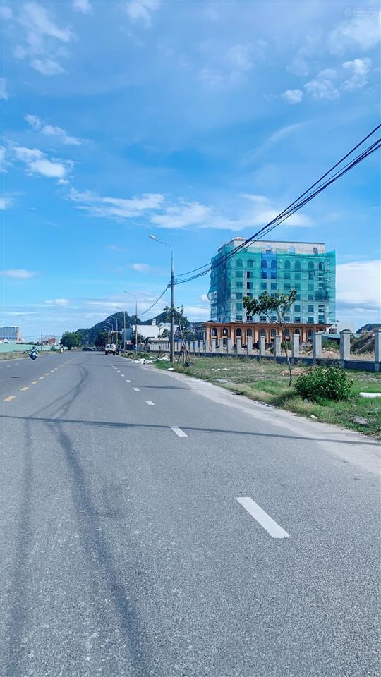 Góc view trực diện bãi tắm sơn thủy, đường nguyễn khắc viện