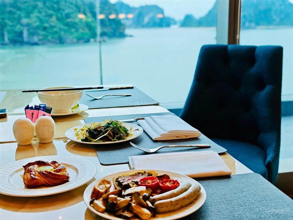 Bán căn cực vip view trực diện vịnh, tòa a full nội thất 5 sao dự án centara vân đồn giá yêu thương