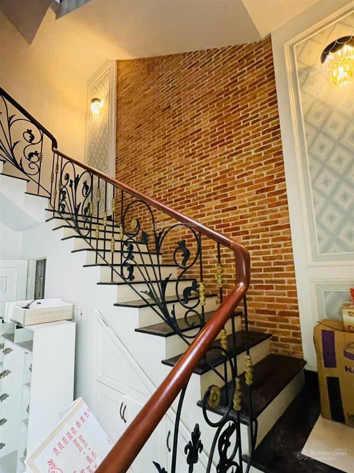 Nhà ngộp giá tốt kdc trung sơn, dt 5x20m, trệt 2 lầu st giá chỉ 16,5 tỷ có tl