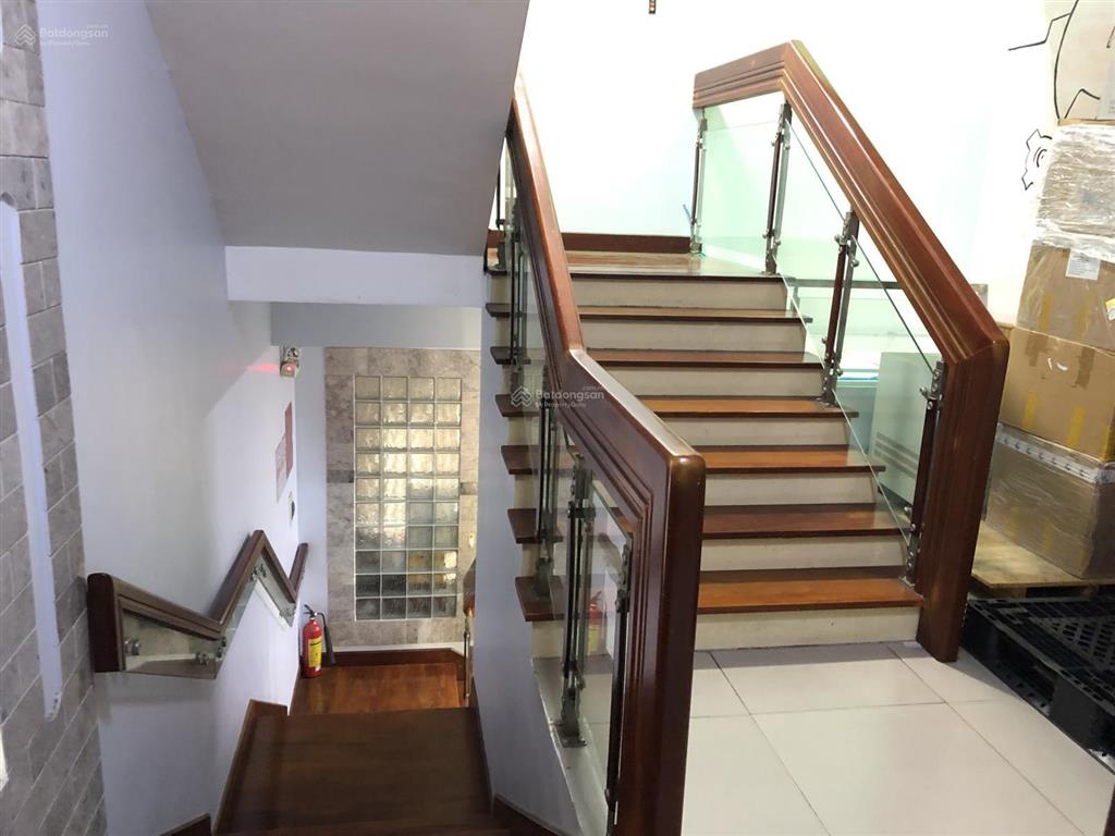 Cho thuê nhà kdc trung sơn, dt 6x20m, hầm 4 lầu, nội thất gỗ cao cấp, nhà mới đẹp chỉ 35 tr/tháng