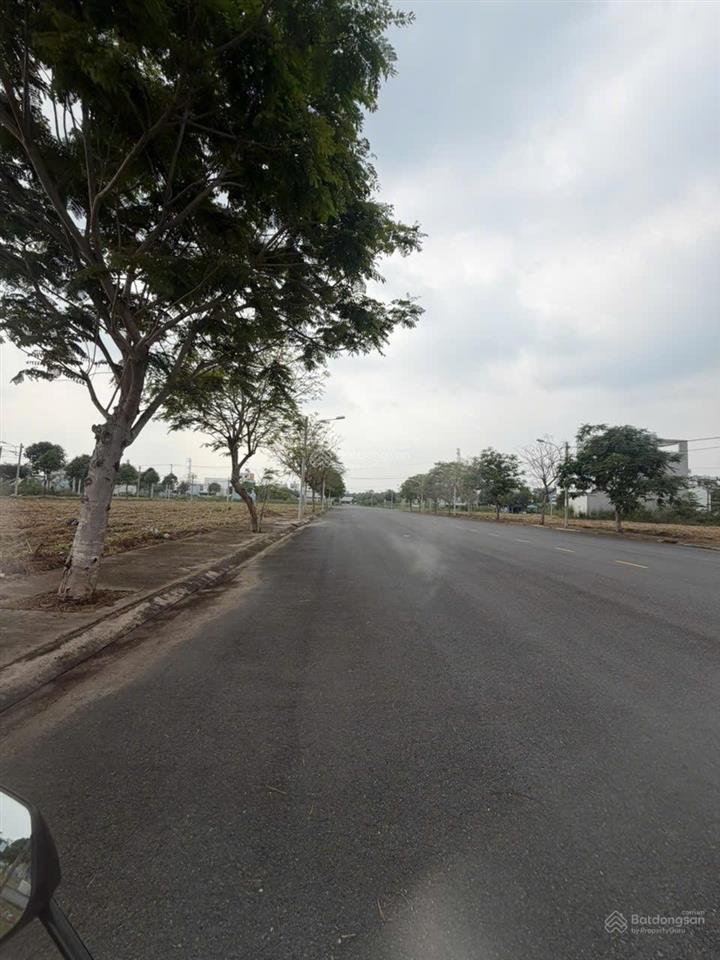 Chính chủ cần bán gấp đất sổ riêng long hậu giáp nhà bèq7