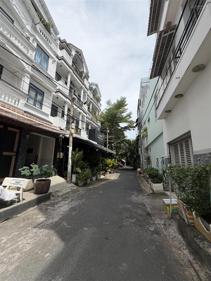 Bán gấp nhà mới 1 trệt 3 lầu kdc phước kiển, nhà bè, nhà mới đẹp, phong thủy tốt, full nội thất