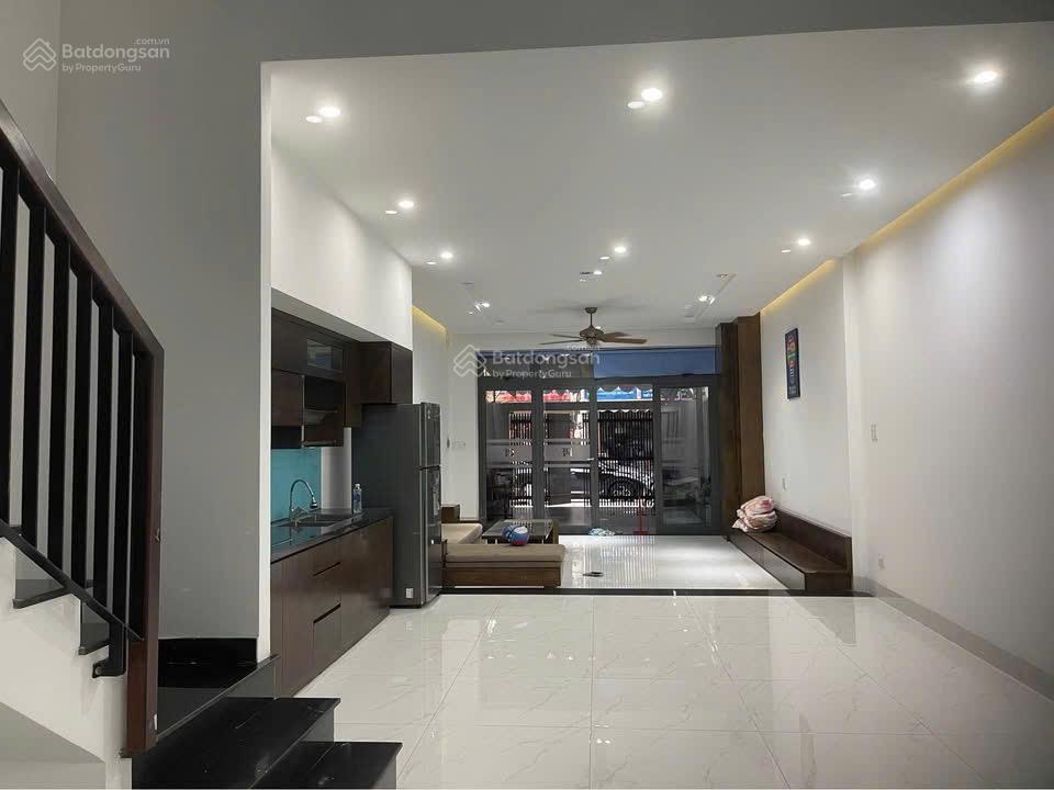 Cho thuê nhà 3 tầng đẹp 6 pn mặt tiền đoàn khuê khu nam việt á
