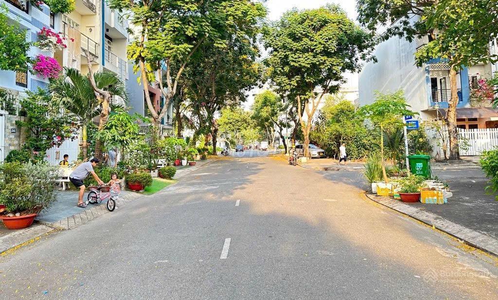 Bán đất tại sadeco phước kiển, 9,6 tỷ, 100m2, nhiều tiện ích hấp dẫn