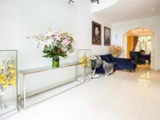 Biệt thự làng đại học khu ac , dt 10x25. hầm 1 trệt 3 lầu. dt sàn 750m2. giá40tr/th