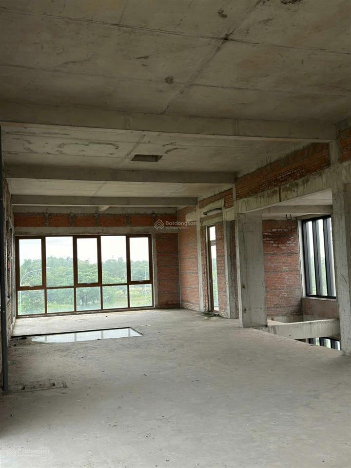 Bán biệt thự view công viên view sông lavila kiến á ,dt 10x20 . 1trệt 2lầu . sổ hồng . giá  29 tỷ