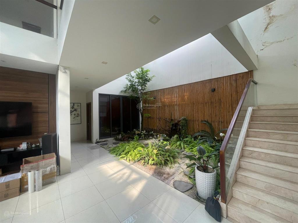 Cho thuê bt làng đại học khu ac, dt 10x25m, hầm 1 trệt 3 lầu, giá 40tr/tháng