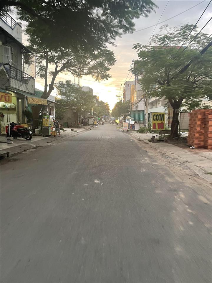 Cho thuê bt làng đại học khu ac, dt 10x25m, hầm 1 trệt 3 lầu, giá 40tr/tháng