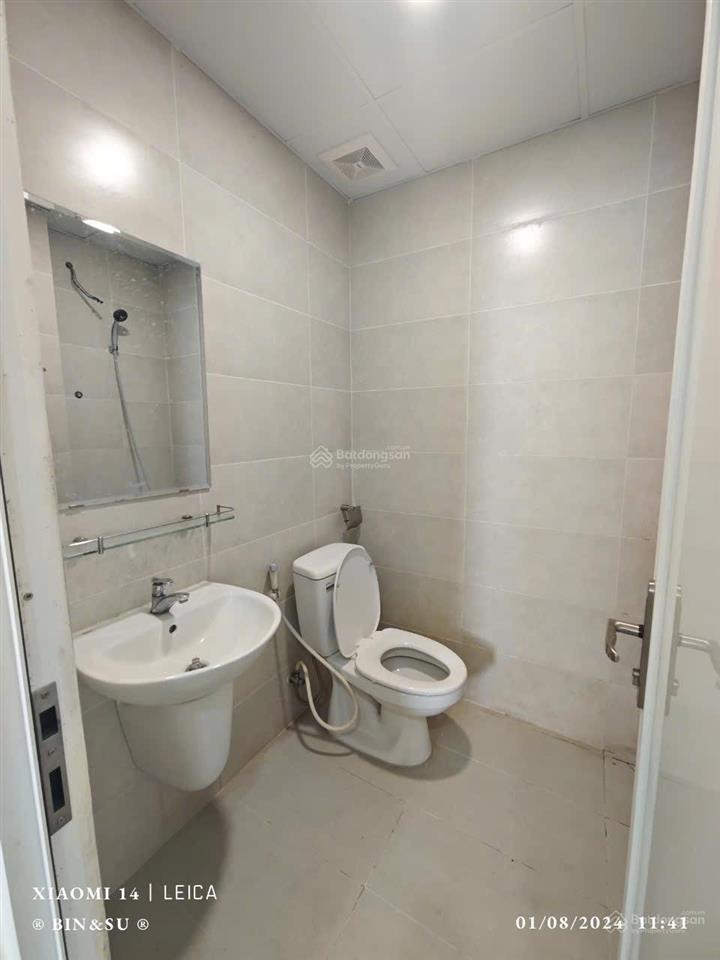 Bán căn hộ sài gòn intela lầu 18 view trung tâm q1, dt 55m2. giá 2,250 tỷ