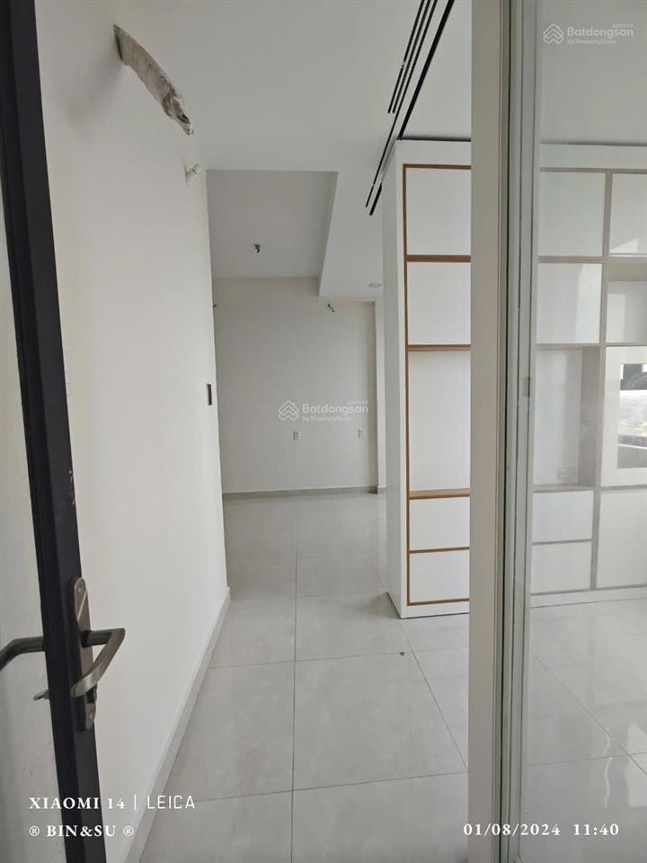 Bán căn hộ sài gòn intela lầu 18 view trung tâm q1, dt 55m2. giá 2,250 tỷ