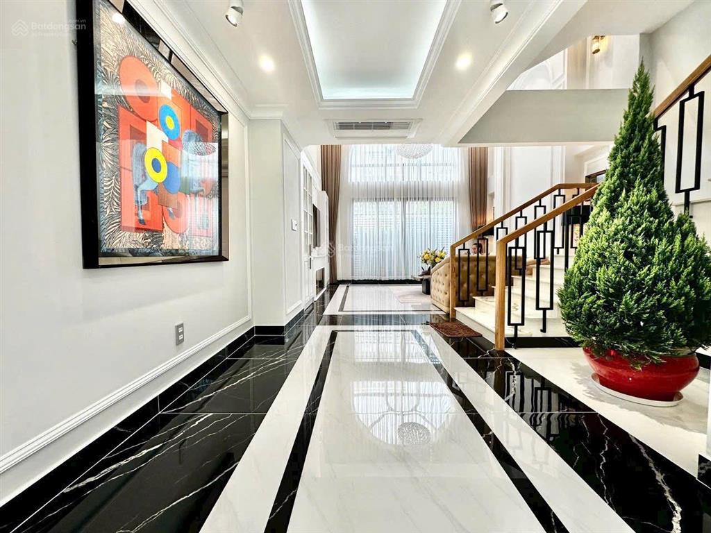 Bán nhà kdc 1181, phước kiển, nhà bè, dt 5x16, 1 trệt, lửng 2,5 lầu. giá 10 tỷ