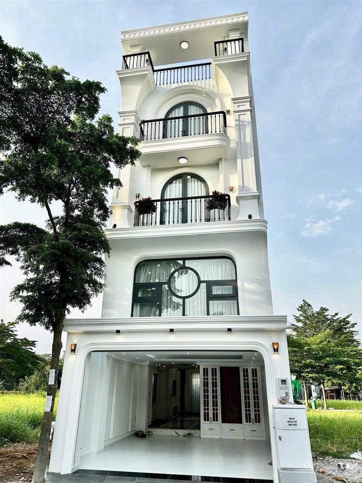 Bán nhà kdc 1181, phước kiển, nhà bè, dt 5x16, 1 trệt, lửng 2,5 lầu. giá 10 tỷ