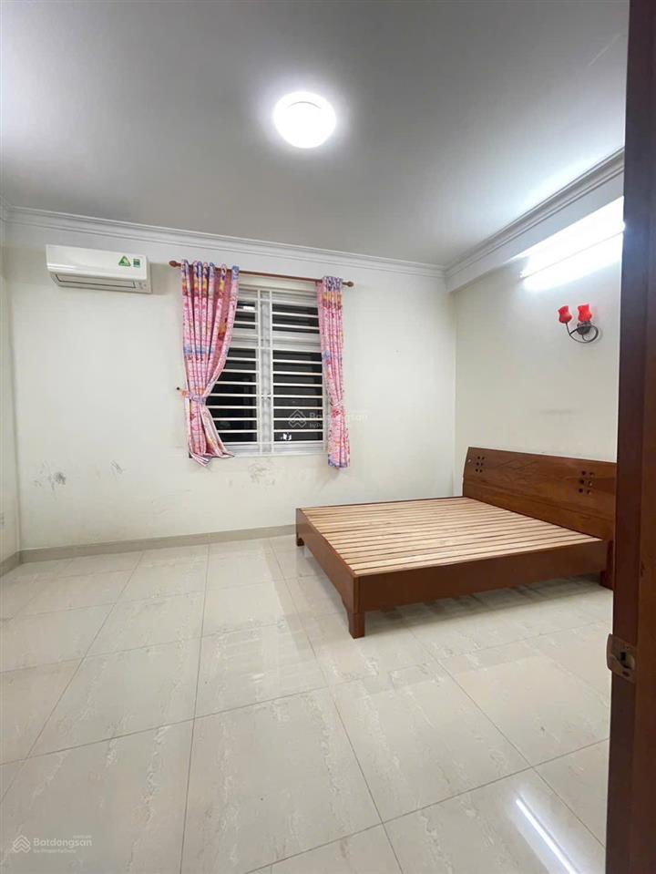 Cho thuê nhà khu dân cư sadeco phước kiển, diện tích 5x20m, 1 trệt 2,5 lầu, nt cơ bản, giá 21tr/th