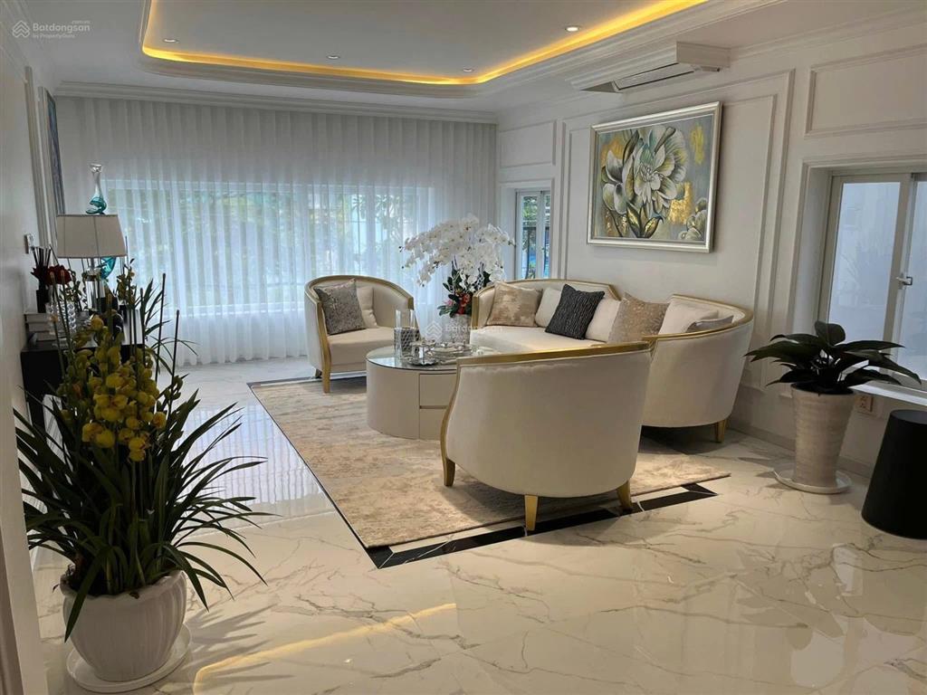 Bán biệt thự như hình đường thông làng đại học abc. dt 10x25m. 1 trệt lửng 3 lầu. giá 27 tỷ