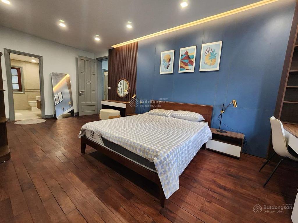 Bán nhà kdc sadeco phước kiển đường số 18. dt 5x19m. kết cấu 3,5 lầu. sổ hồng. giá 12,7 tỷ