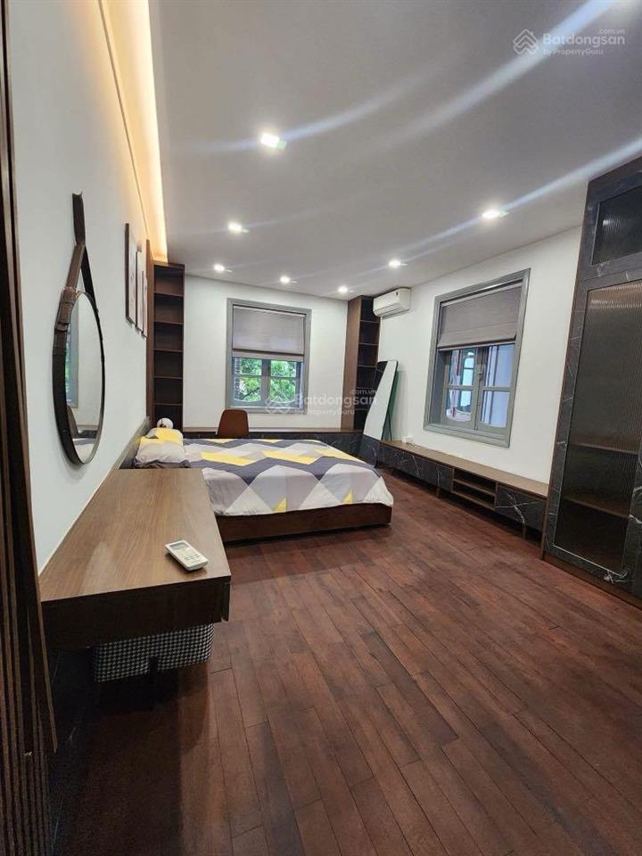 Bán nhà kdc sadeco phước kiển đường số 18. dt 5x19m. kết cấu 3,5 lầu. sổ hồng. giá 12,7 tỷ