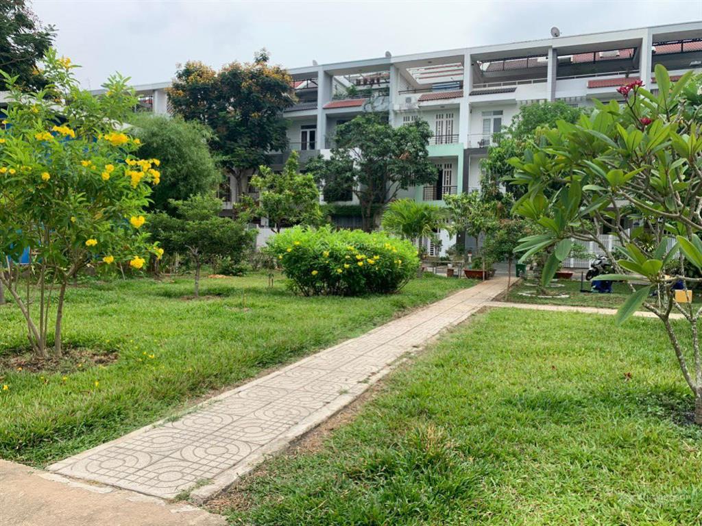 Bán đất mặt tiền đường 12m sổ đỏ, gần đối diện công viên kdc sadeco phước kiển, dt 5x19m.giá 9,8tỷ