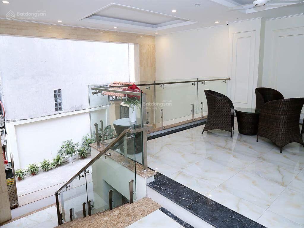 Cho thuê căn hộ 4 phòng ngủ  đội cấn  vạn bảo